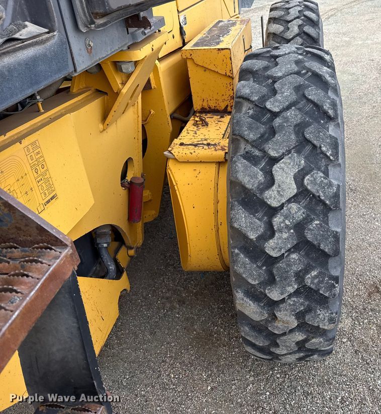 image for item EP2981 2003 Volvo G720B motor grader