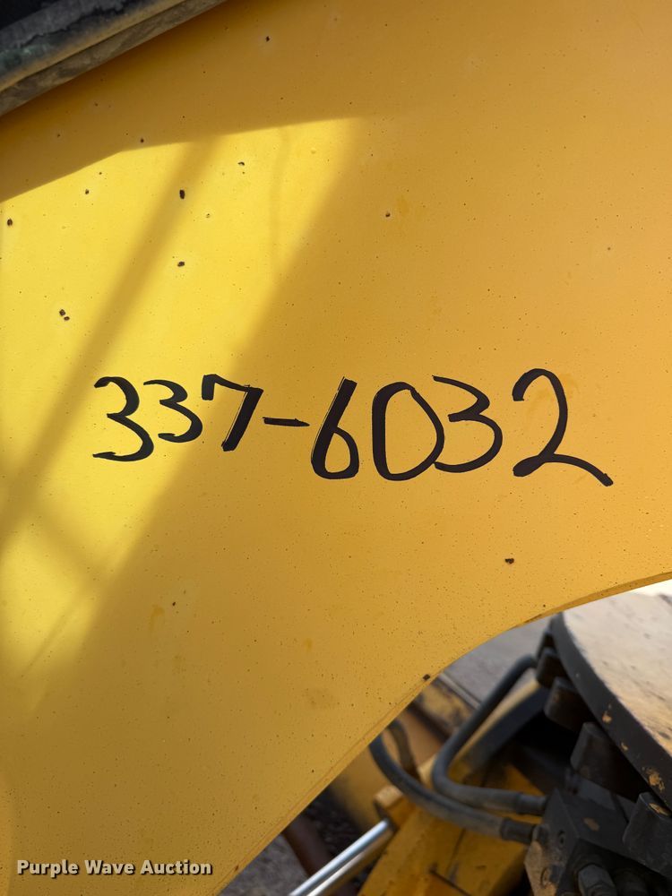 image for item EP2981 2003 Volvo G720B motor grader