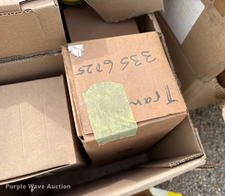 image for item EP2981 2003 Volvo G720B motor grader