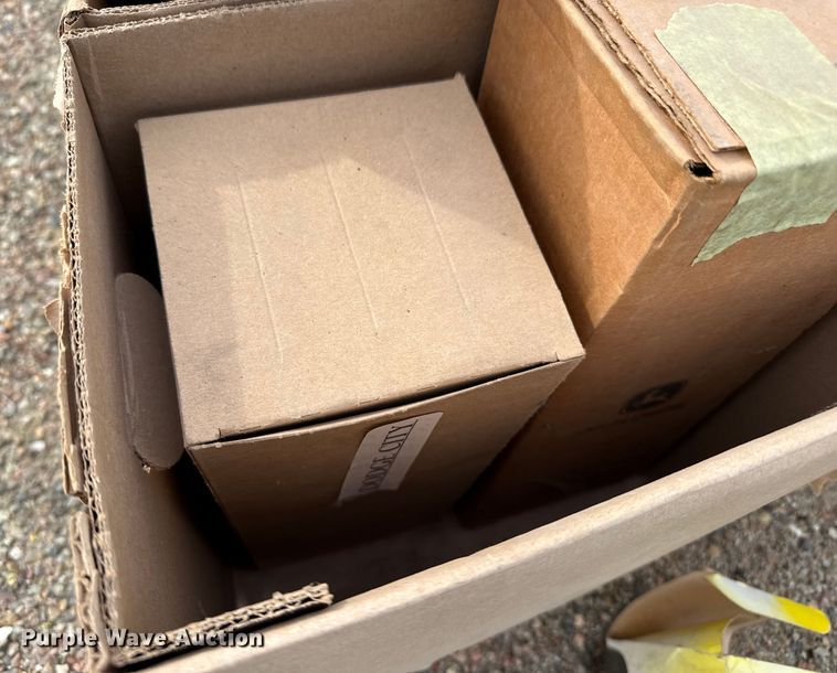 image for item EP2981 2003 Volvo G720B motor grader