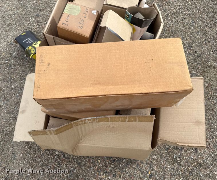 image for item EP2981 2003 Volvo G720B motor grader