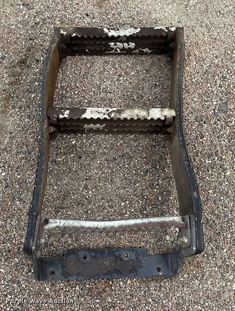 image for item EP2981 2003 Volvo G720B motor grader