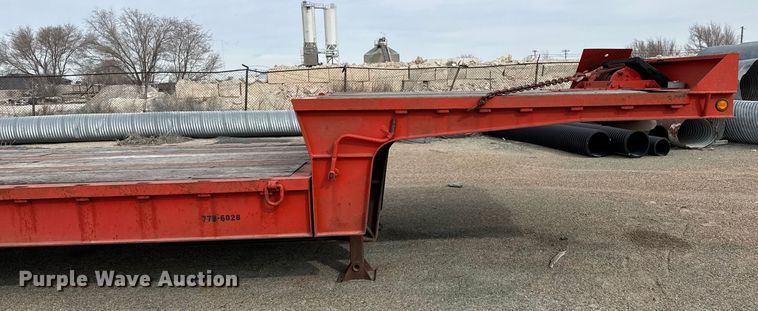 image for item EP2982 1999 Trail King TK110SA-533 drop deck trailer