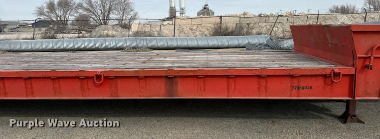 image for item EP2982 1999 Trail King TK110SA-533 drop deck trailer