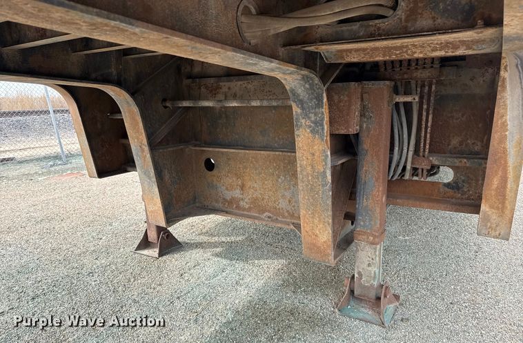 image for item EP2982 1999 Trail King TK110SA-533 drop deck trailer