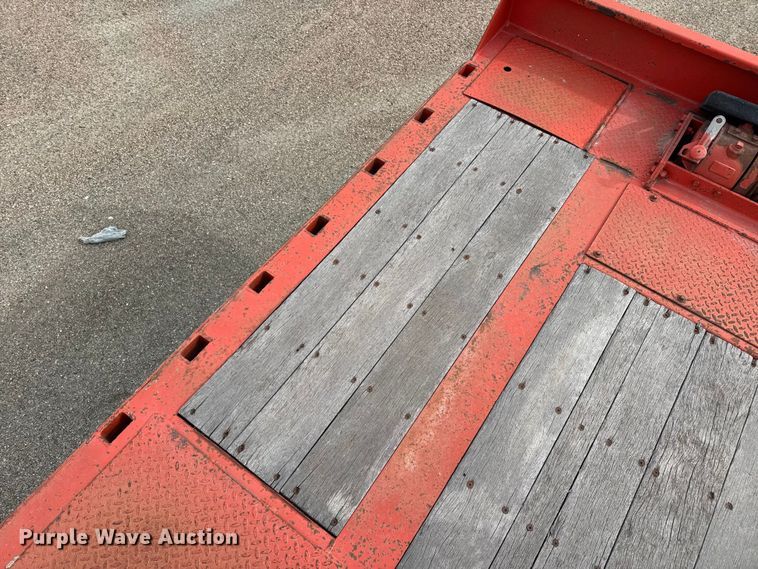 image for item EP2982 1999 Trail King TK110SA-533 drop deck trailer