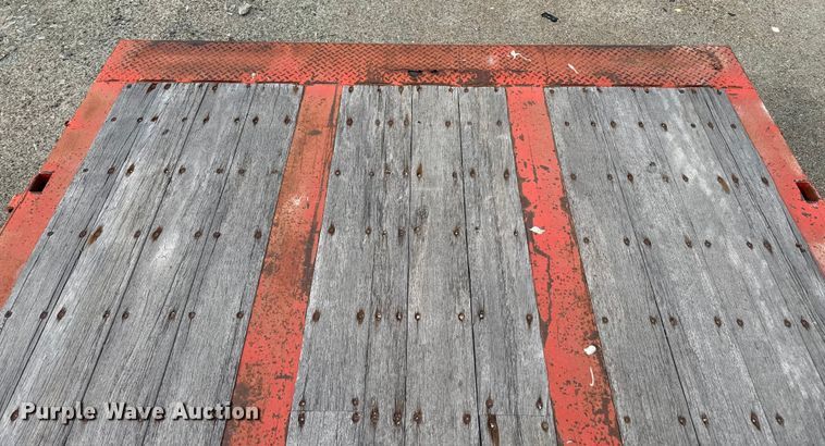 image for item EP2982 1999 Trail King TK110SA-533 drop deck trailer