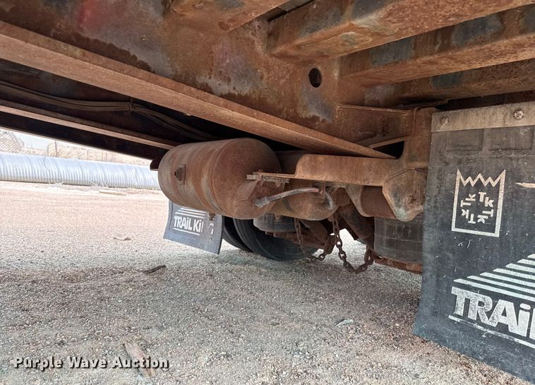 image for item EP2982 1999 Trail King TK110SA-533 drop deck trailer