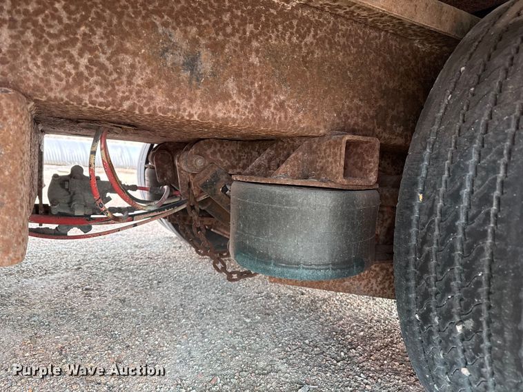 image for item EP2982 1999 Trail King TK110SA-533 drop deck trailer