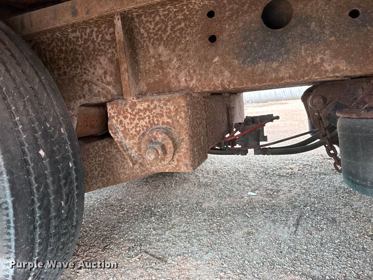 image for item EP2982 1999 Trail King TK110SA-533 drop deck trailer