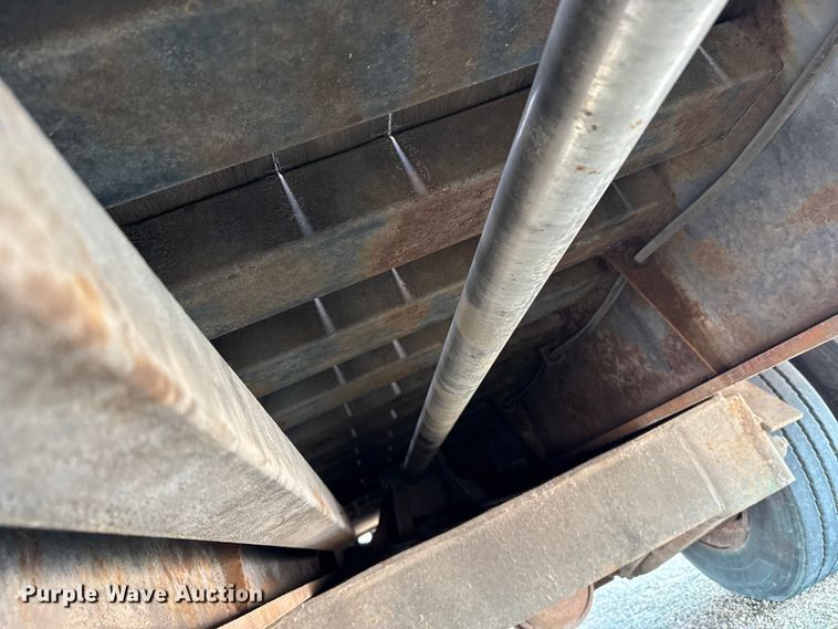 image for item EP2982 1999 Trail King TK110SA-533 drop deck trailer