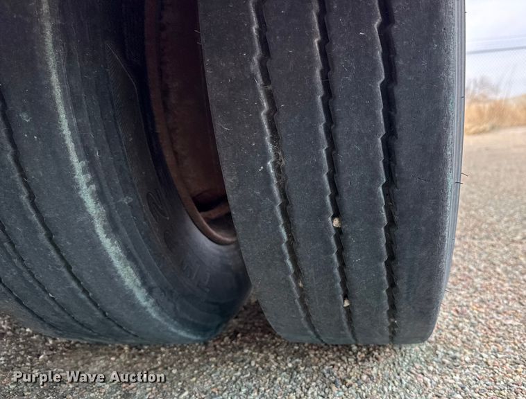 image for item EP2982 1999 Trail King TK110SA-533 drop deck trailer