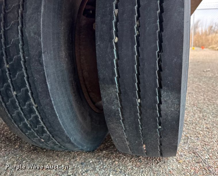 image for item EP2982 1999 Trail King TK110SA-533 drop deck trailer