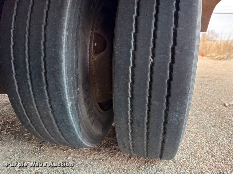 image for item EP2982 1999 Trail King TK110SA-533 drop deck trailer