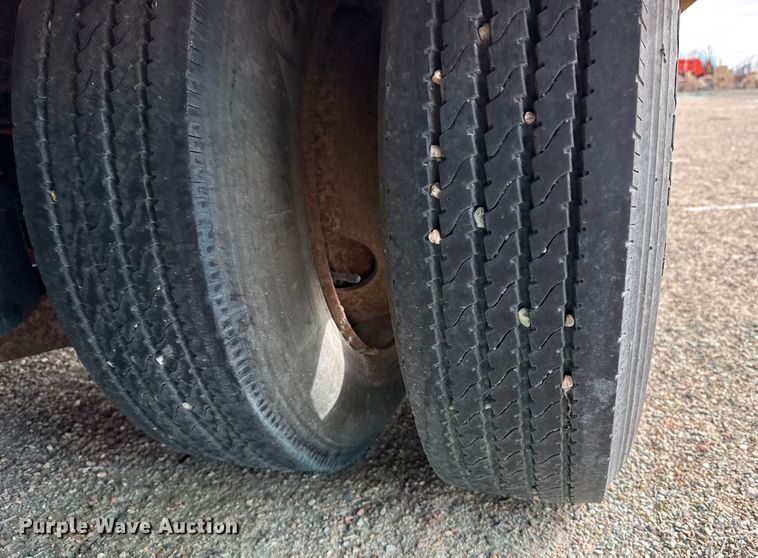 image for item EP2982 1999 Trail King TK110SA-533 drop deck trailer