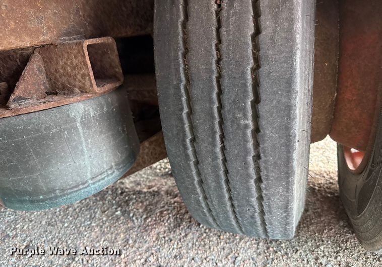 image for item EP2982 1999 Trail King TK110SA-533 drop deck trailer