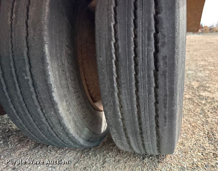 image for item EP2982 1999 Trail King TK110SA-533 drop deck trailer