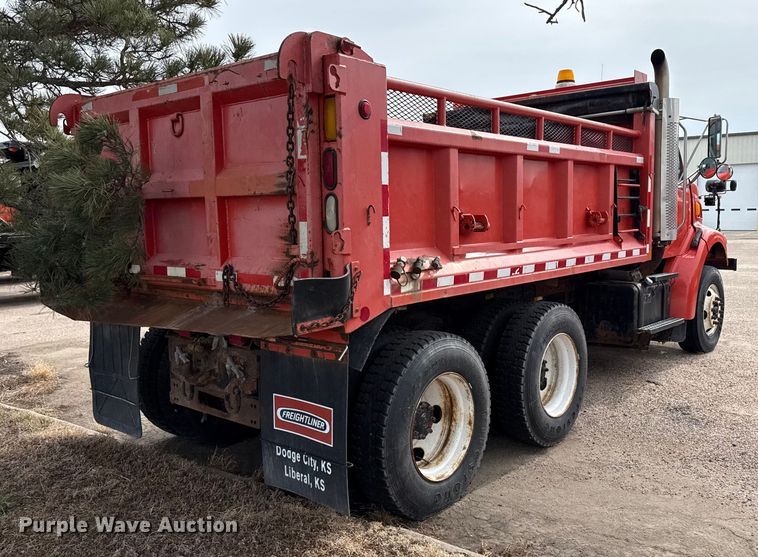 image for item EP2983 2003 Sterling 7500 dump truck