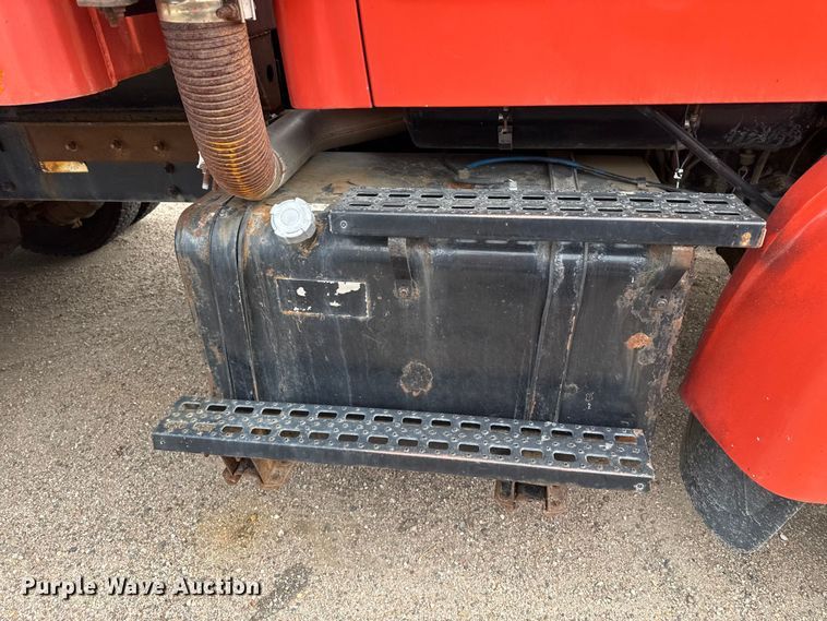 image for item EP2983 2003 Sterling 7500 dump truck