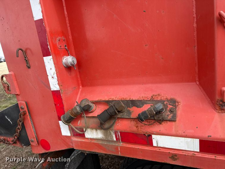 image for item EP2983 2003 Sterling 7500 dump truck