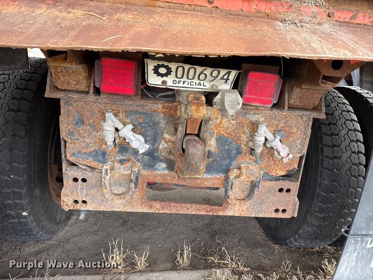 image for item EP2983 2003 Sterling 7500 dump truck