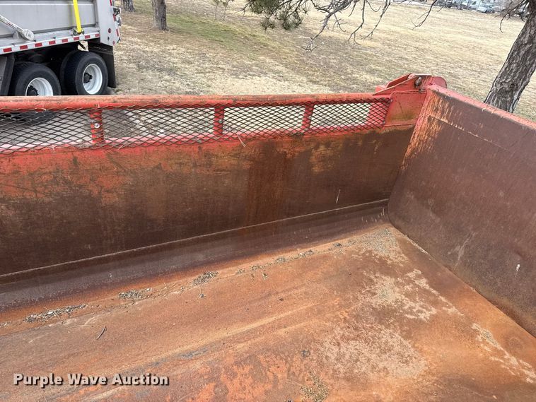 image for item EP2983 2003 Sterling 7500 dump truck