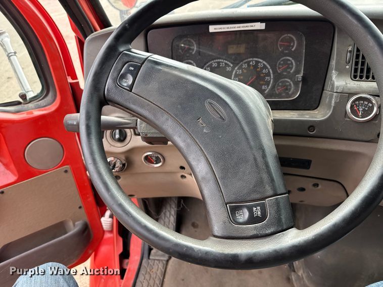 image for item EP2983 2003 Sterling 7500 dump truck