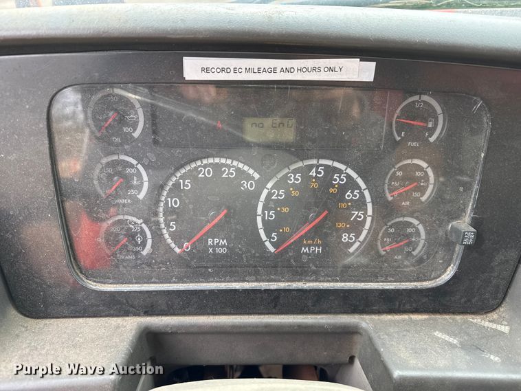 image for item EP2983 2003 Sterling 7500 dump truck