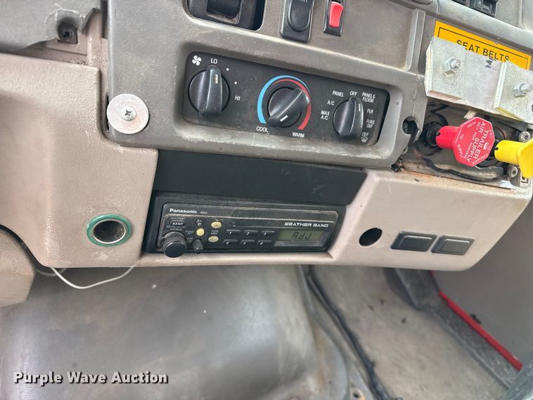 image for item EP2983 2003 Sterling 7500 dump truck