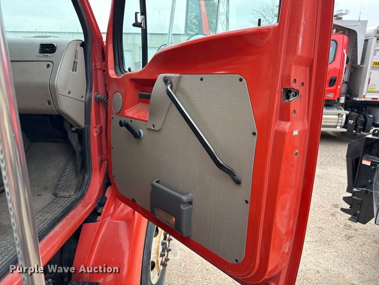 image for item EP2983 2003 Sterling 7500 dump truck