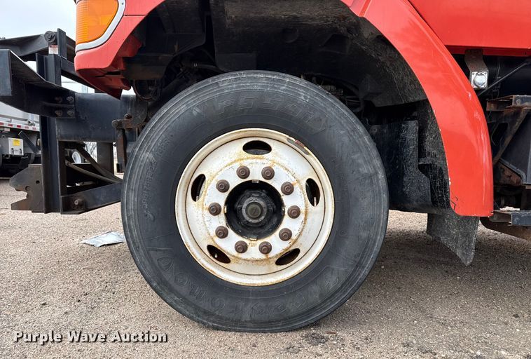 image for item EP2983 2003 Sterling 7500 dump truck