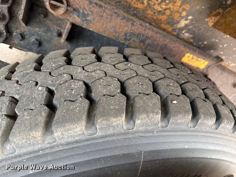 image for item EP2983 2003 Sterling 7500 dump truck