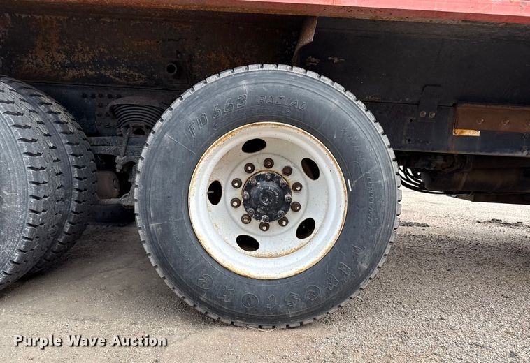 image for item EP2983 2003 Sterling 7500 dump truck