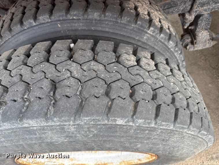 image for item EP2983 2003 Sterling 7500 dump truck