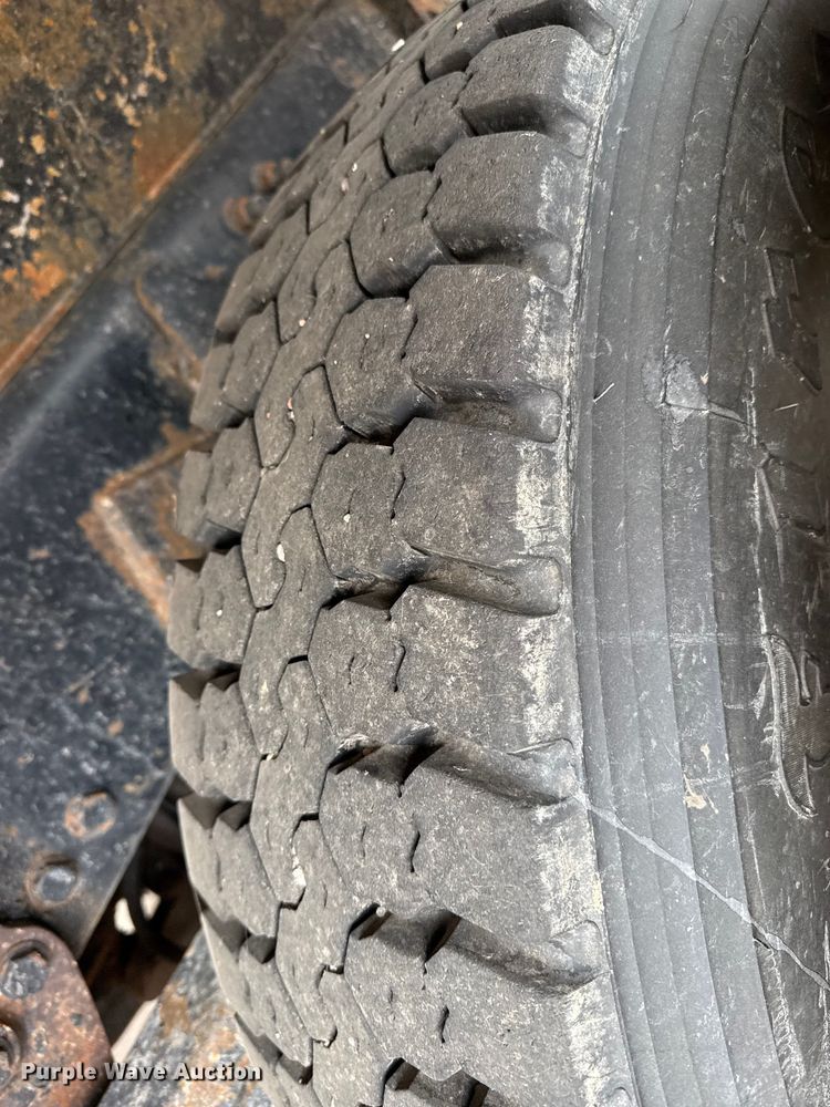 image for item EP2983 2003 Sterling 7500 dump truck