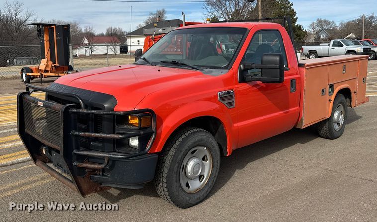 image for item ER2426 2009 Ford F250 Super Duty utility bed pickup truck