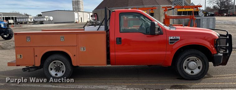 image for item ER2426 2009 Ford F250 Super Duty utility bed pickup truck