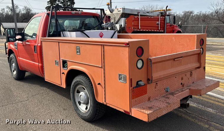 image for item ER2426 2009 Ford F250 Super Duty utility bed pickup truck