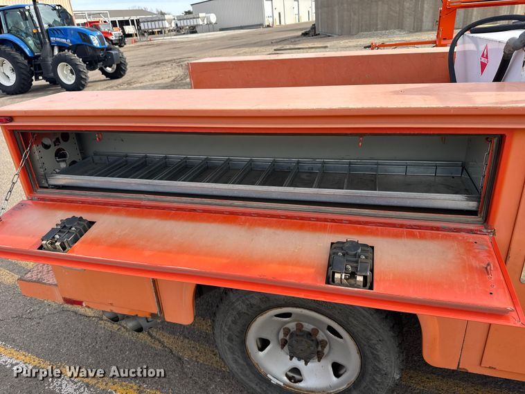 image for item ER2426 2009 Ford F250 Super Duty utility bed pickup truck