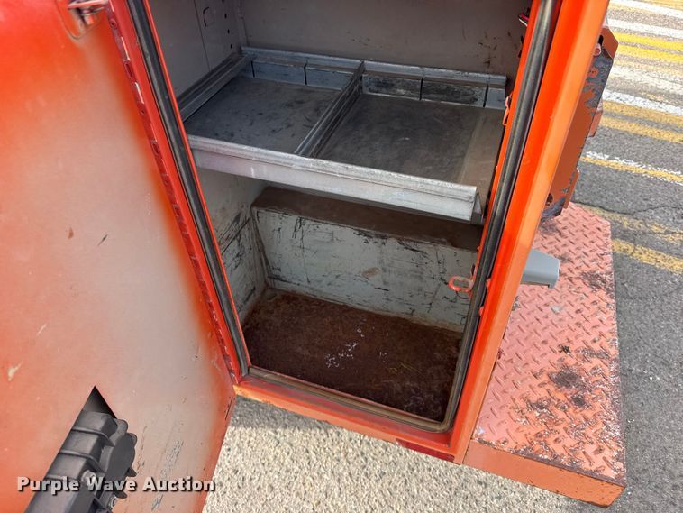 image for item ER2426 2009 Ford F250 Super Duty utility bed pickup truck