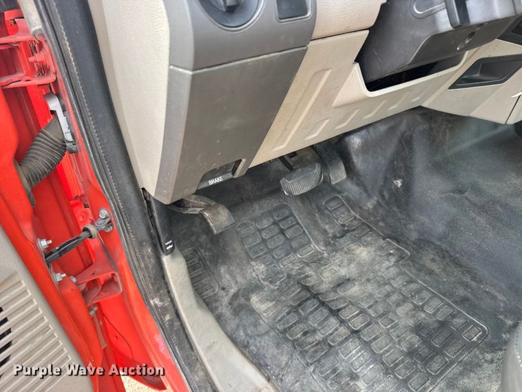 image for item ER2426 2009 Ford F250 Super Duty utility bed pickup truck