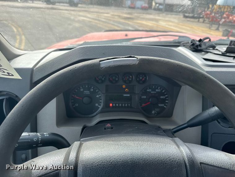 image for item ER2426 2009 Ford F250 Super Duty utility bed pickup truck