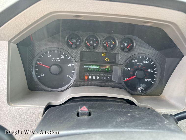 image for item ER2426 2009 Ford F250 Super Duty utility bed pickup truck