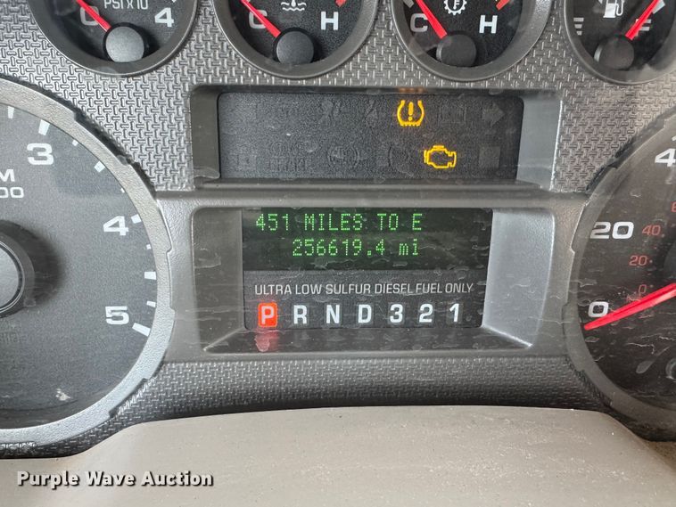 image for item ER2426 2009 Ford F250 Super Duty utility bed pickup truck