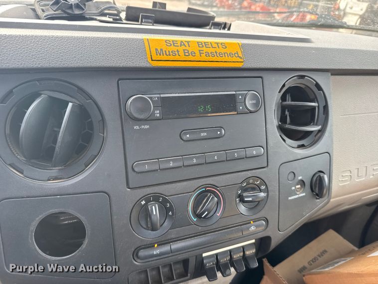 image for item ER2426 2009 Ford F250 Super Duty utility bed pickup truck