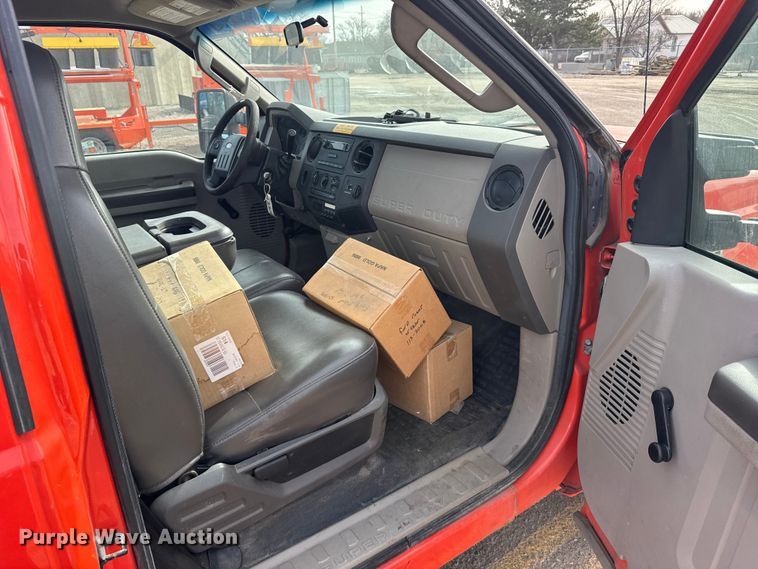 image for item ER2426 2009 Ford F250 Super Duty utility bed pickup truck