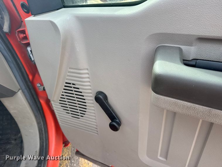 image for item ER2426 2009 Ford F250 Super Duty utility bed pickup truck