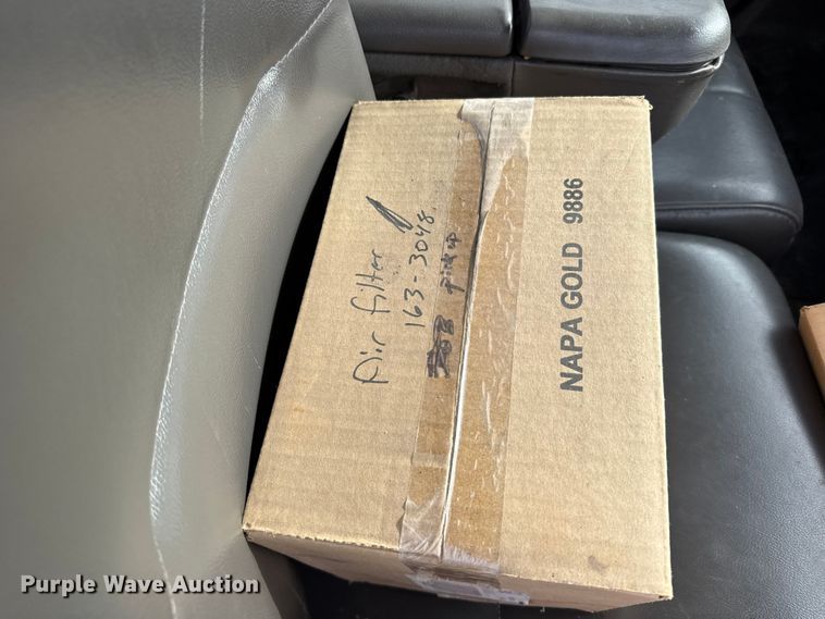 image for item ER2426 2009 Ford F250 Super Duty utility bed pickup truck