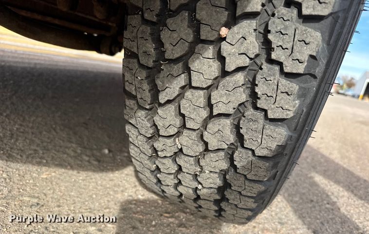 image for item ER2426 2009 Ford F250 Super Duty utility bed pickup truck