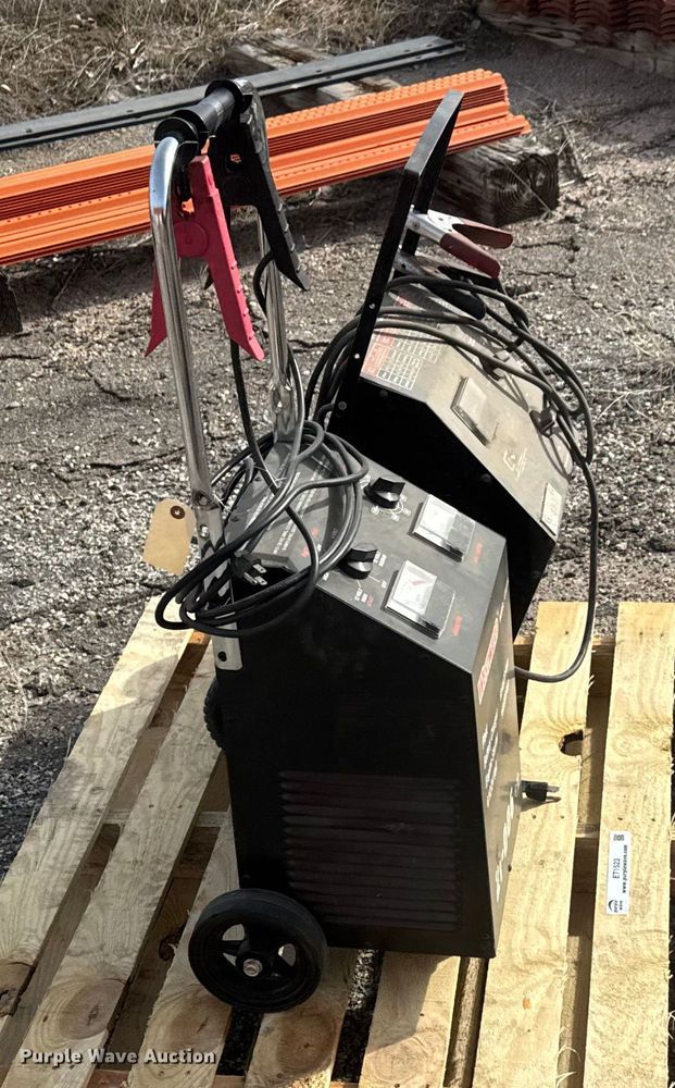 image for item ET1523 (2) battery chargers